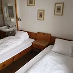 Hotel Historisches Piz Ela *