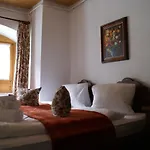 Hotel Historisches Piz Ela *