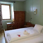 Hotel Historisches Piz Ela *