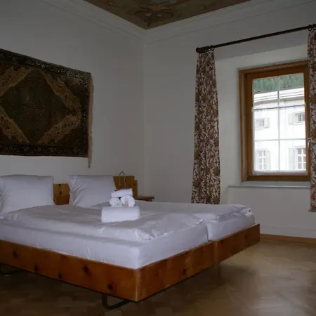 Hotel Historisches Piz Ela