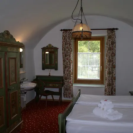 Hotel Historisches Piz Ela