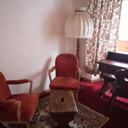 Historisches Piz Ela מלון