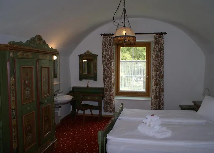 Hotel Historisches Piz Ela