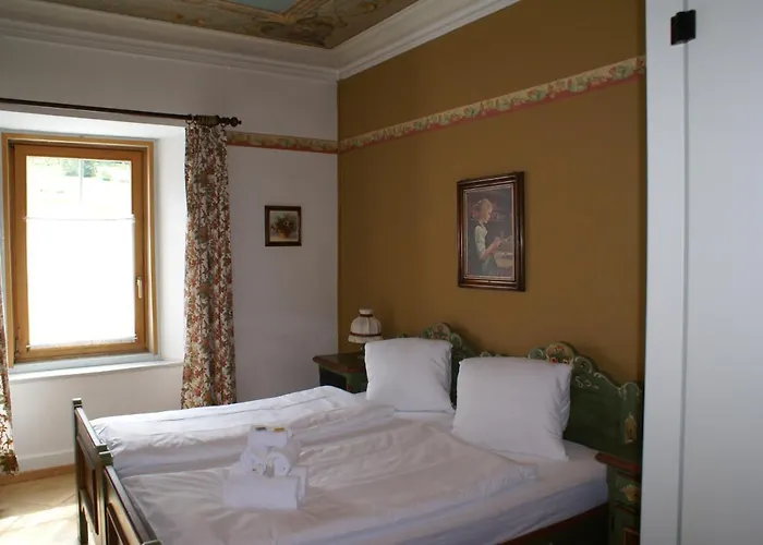 Hotel Historisches Piz Ela *