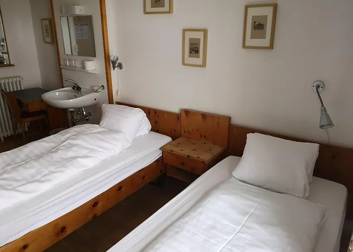 Hotel Historisches Piz Ela *