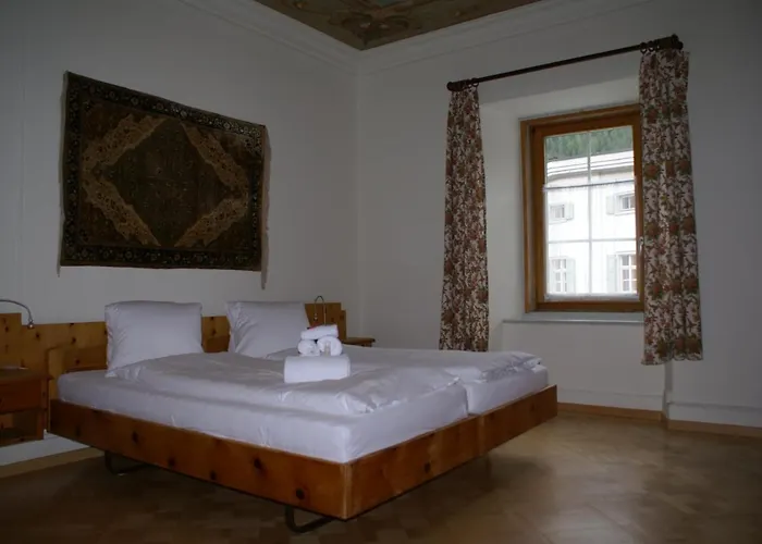 Hotel Historisches Piz Ela