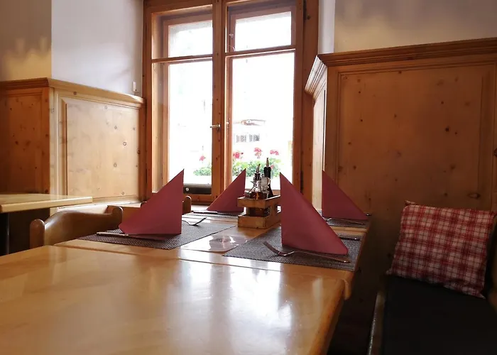 Hotel Historisches Piz Ela